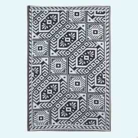 Black & White Outdoor Rug with Geometric Aztec Design, 120 x 180 cm