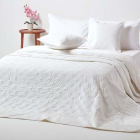 Luxury Cream Quilted Velvet Bedspread Geometric Pattern ‘Paragon Diamond’ Throw